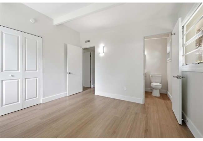 2832 NE 11TH TER House photo 33