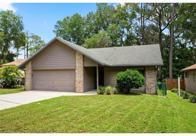 2401 NW 69TH TER House photo 1