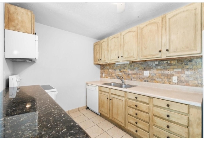 1015 SW 9TH ST #D1 Condo photo 8