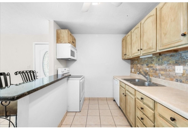 1015 SW 9TH ST #D1 Condo photo 9