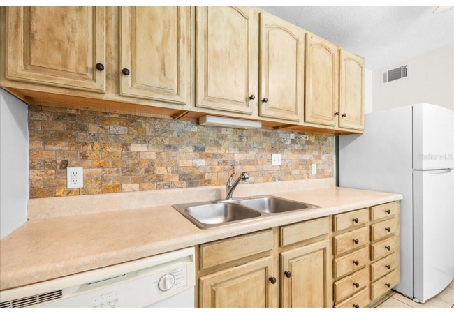 1015 SW 9TH ST #D1 Condo photo 10