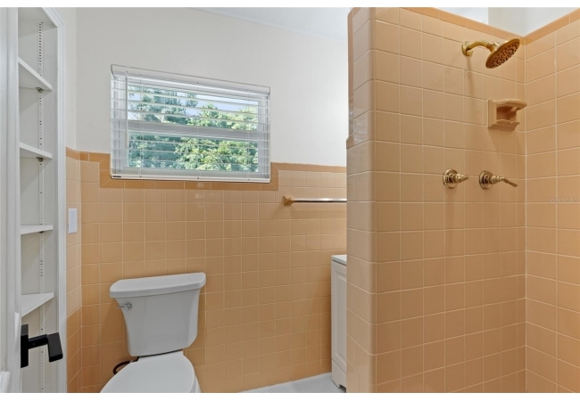 1524 SW 37TH AVE House photo 6