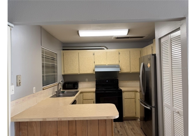 2811 SW ARCHER RD #P134 Condo photo 4