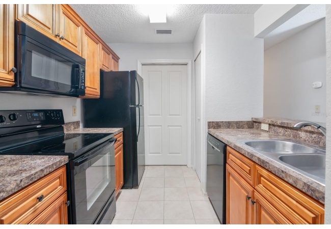 3705 SW 27TH ST #1116 Condo photo 6