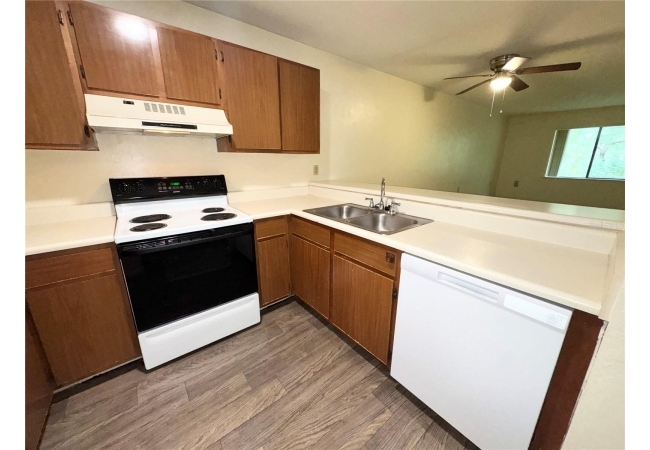 83 SE 16TH AVE #E303 Condo photo 4