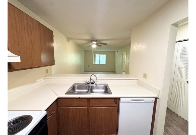 83 SE 16TH AVE #E303 Condo photo 5