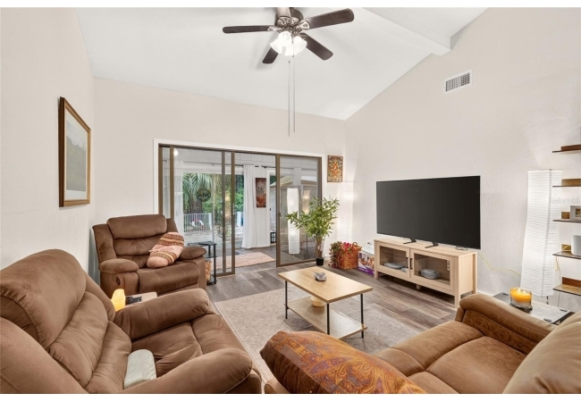 11413 NW 67TH TER Condo photo 10