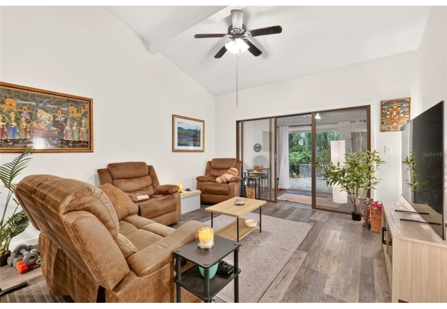 11413 NW 67TH TER Condo photo 12
