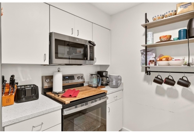 11413 NW 67TH TER Condo photo 18