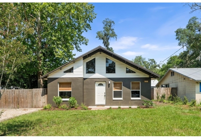 3177 NW 9TH TER House photo 1