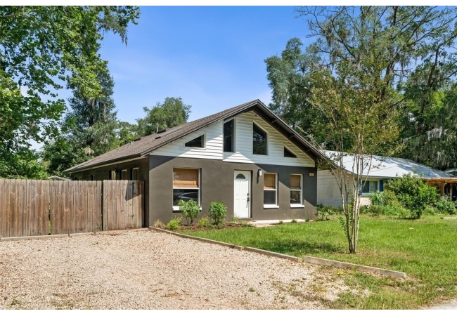 3177 NW 9TH TER House photo 2
