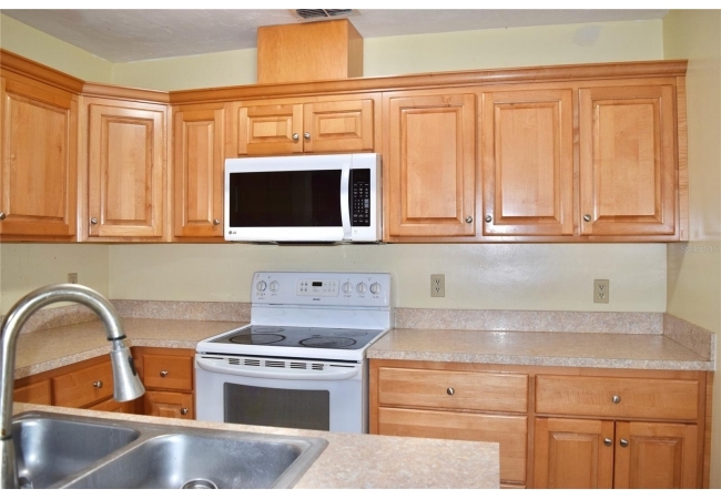4614 SW 67TH TER Condo photo 34