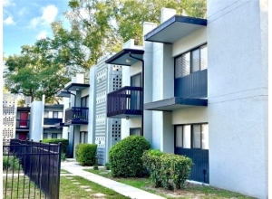 407 NW 39TH RD #407C