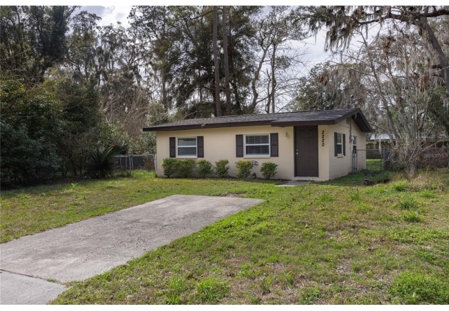 2220 SE 46TH TER House photo 1