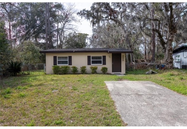 2220 SE 46TH TER House photo 2