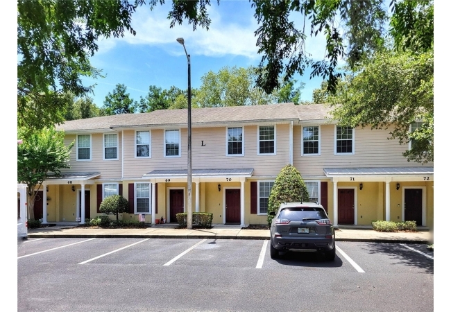 2508 SW 35TH PL #70 Condo photo 3