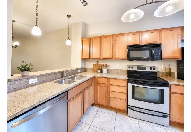 2508 SW 35TH PL #70 Condo photo 4