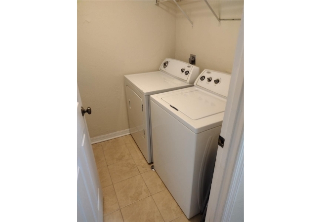 2360 SW ARCHER RD #510 Condo photo 13
