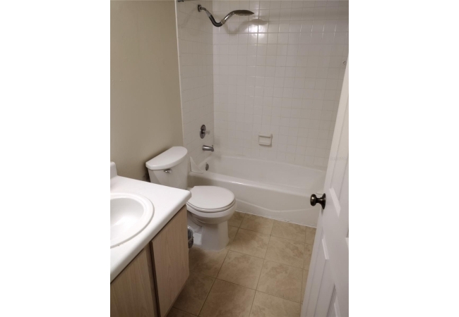 2360 SW ARCHER RD #510 Condo photo 15