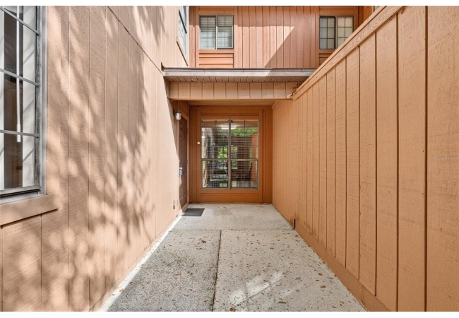 5846 SW 9TH PL Condo photo 6