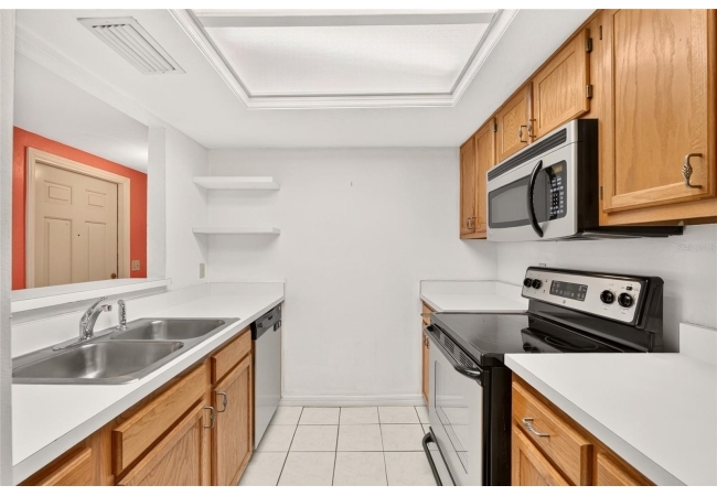 5846 SW 9TH PL Condo photo 16
