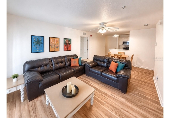 835 SW 9TH ST #210 Condo photo 3
