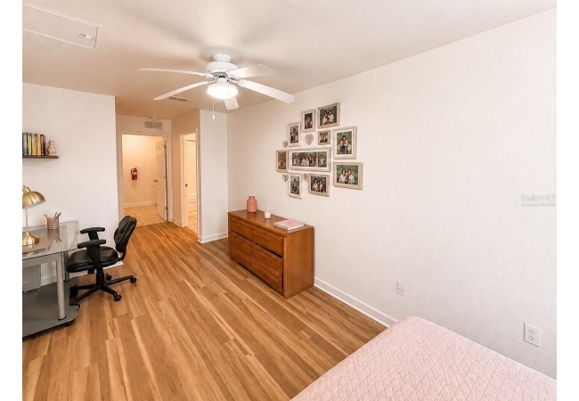 835 SW 9TH ST #210 Condo photo 9