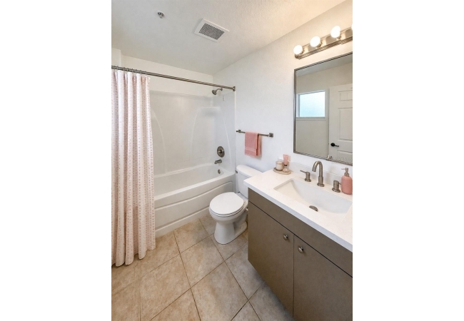 835 SW 9TH ST #210 Condo photo 23