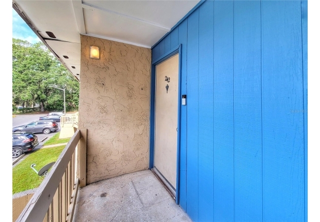 2811 SW ARCHER RD #Z242 Condo photo 2