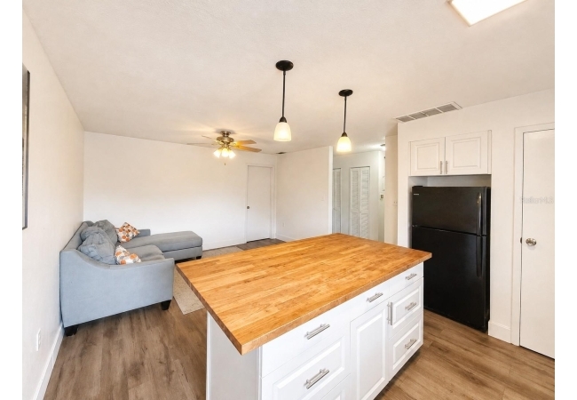 2811 SW ARCHER RD #Z242 Condo photo 3