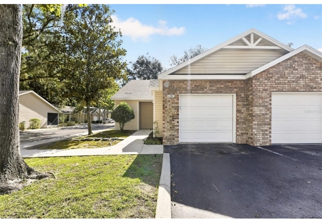 4700 SW ARCHER RD #127 Condo photo 1