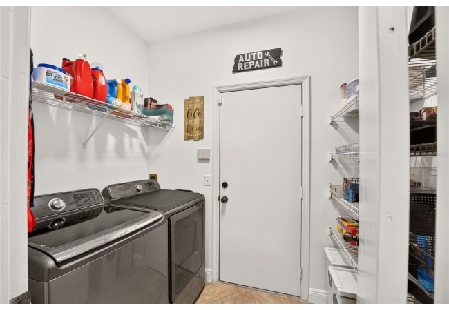4700 SW ARCHER RD #127 Condo photo 10