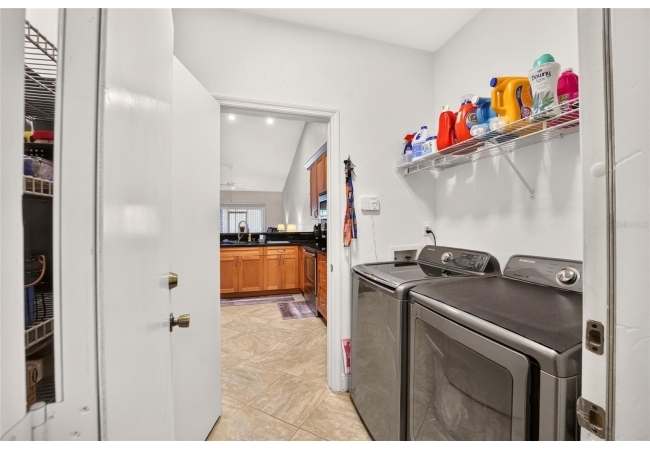 4700 SW ARCHER RD #127 Condo photo 11