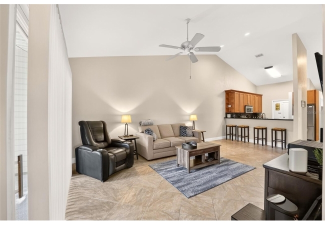 4700 SW ARCHER RD #127 Condo photo 14