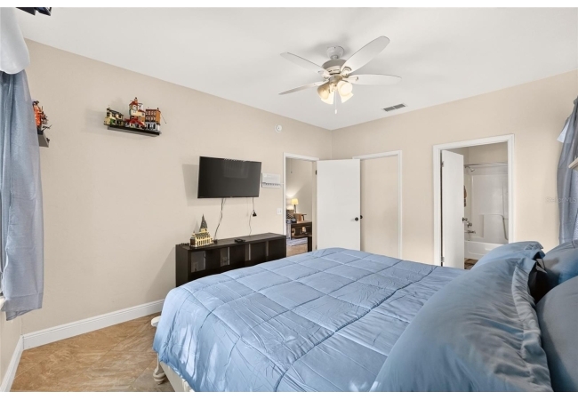 4700 SW ARCHER RD #127 Condo photo 16