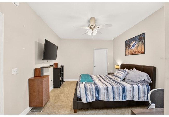 4700 SW ARCHER RD #127 Condo photo 29