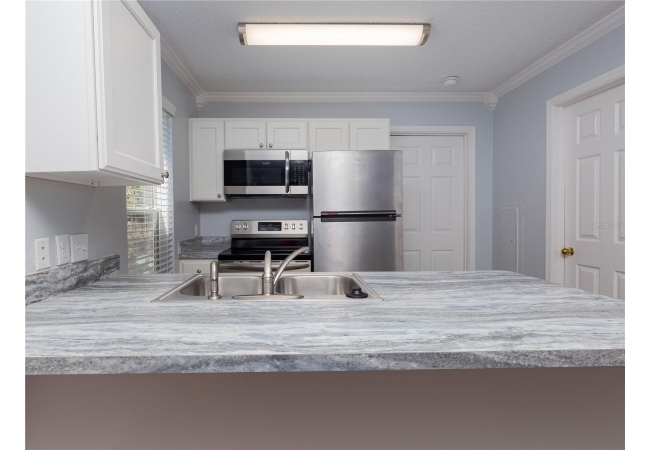 2905 SW ARCHER RD #4001 Condo photo 6