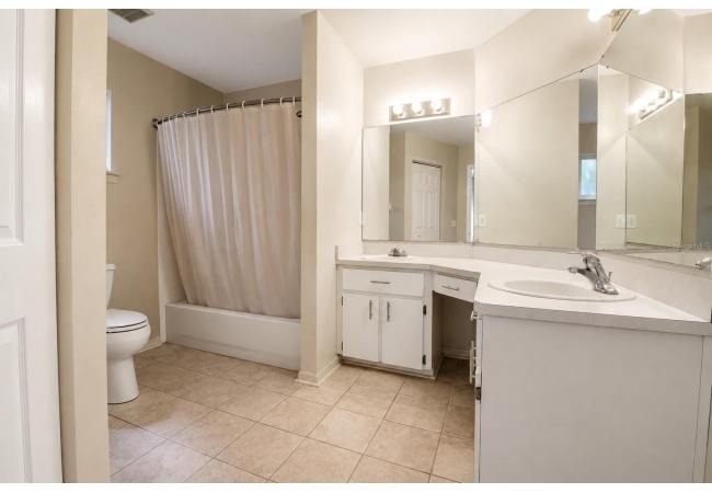 2523 NW 38 PL House photo 4