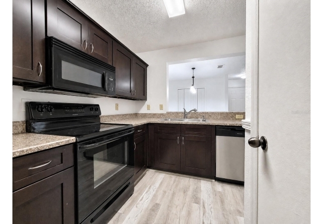 3705 SW 27TH ST #921 Condo photo 9