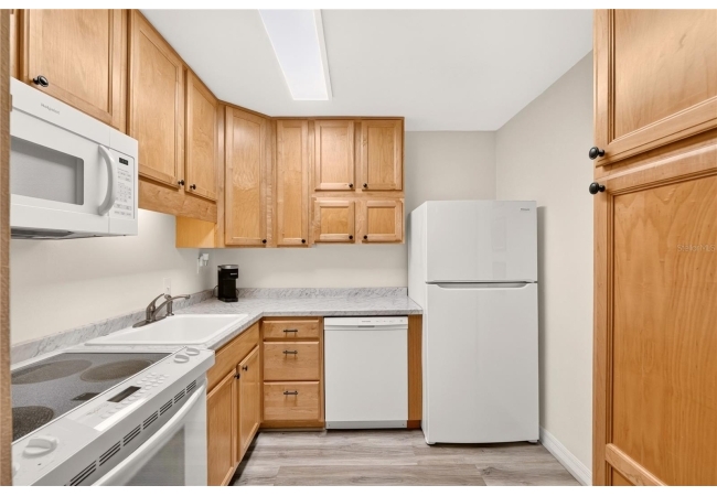2842 SW 14TH DR #103 Condo photo 3
