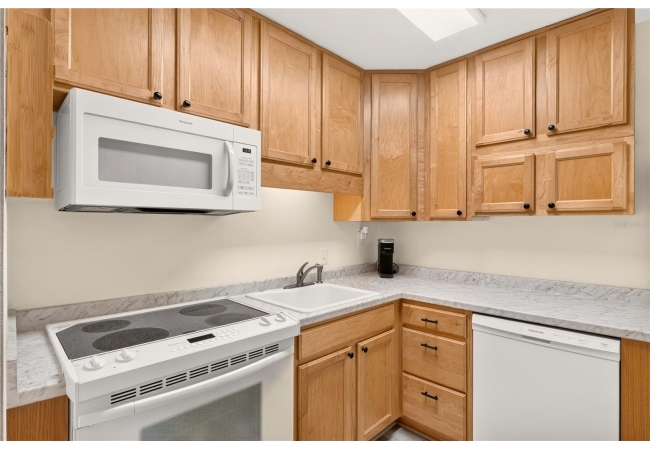 2842 SW 14TH DR #103 Condo photo 17