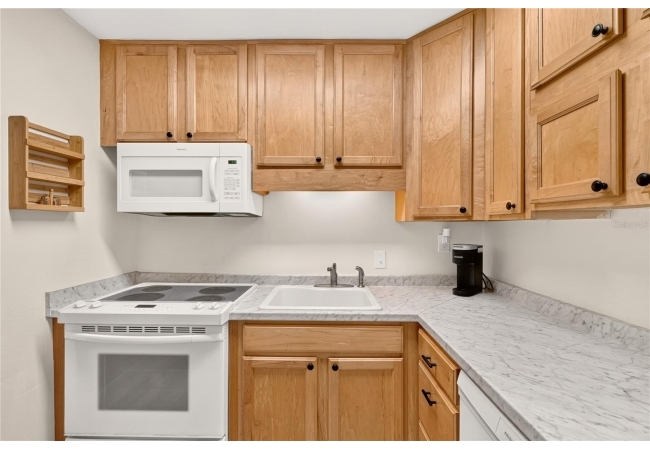 2842 SW 14TH DR #103 Condo photo 18
