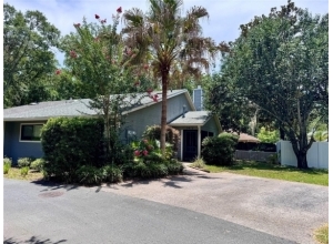3915 NW 7TH PL