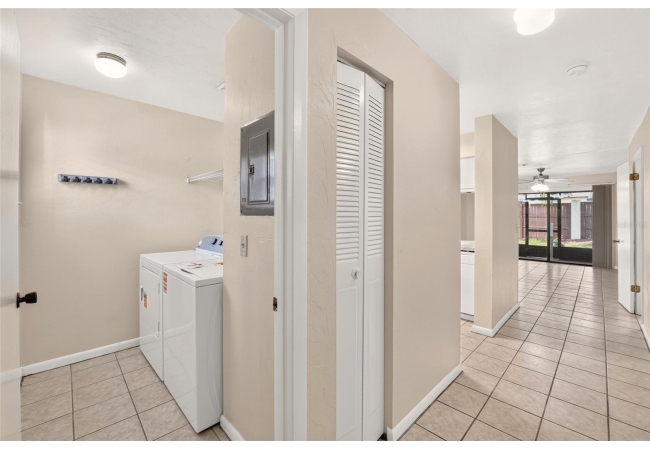 2635 SW 35TH PL #1506 Condo photo 5