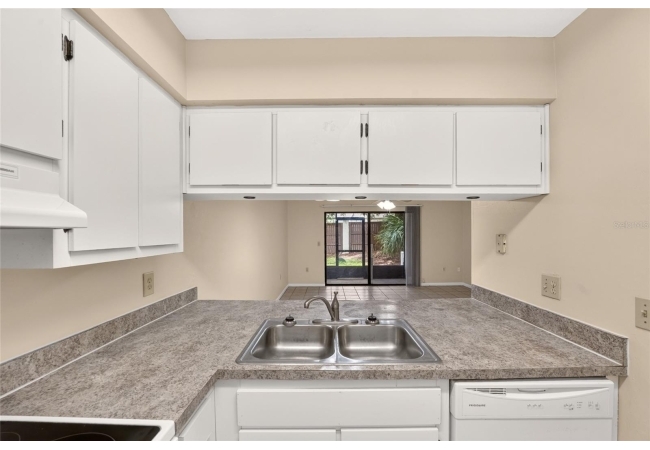 2635 SW 35TH PL #1506 Condo photo 13