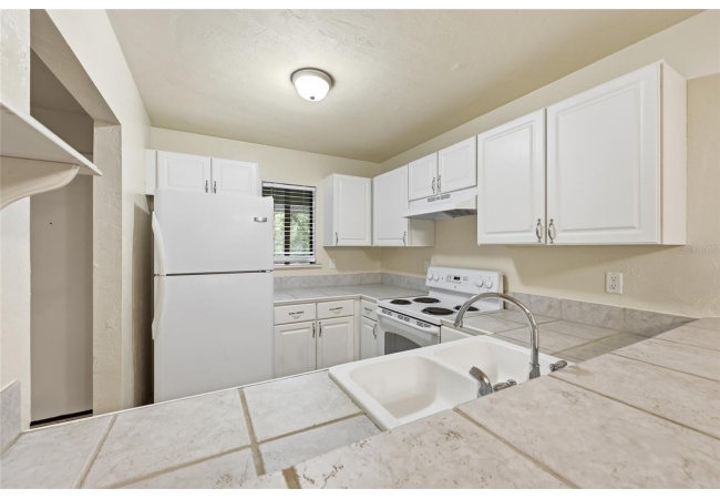 85 SE 16TH AVE #F301 Condo photo 3