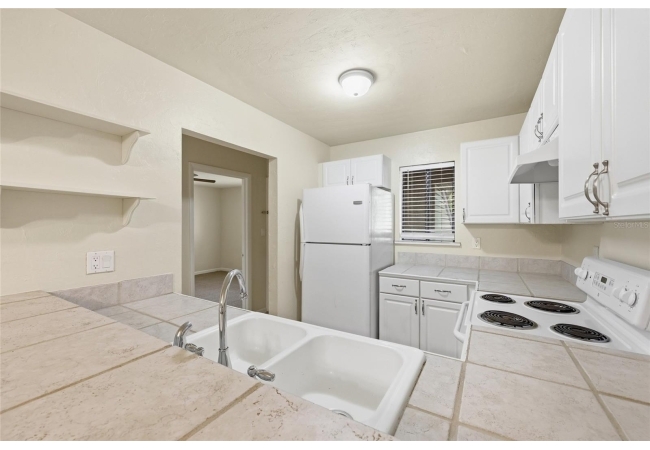85 SE 16TH AVE #F301 Condo photo 4