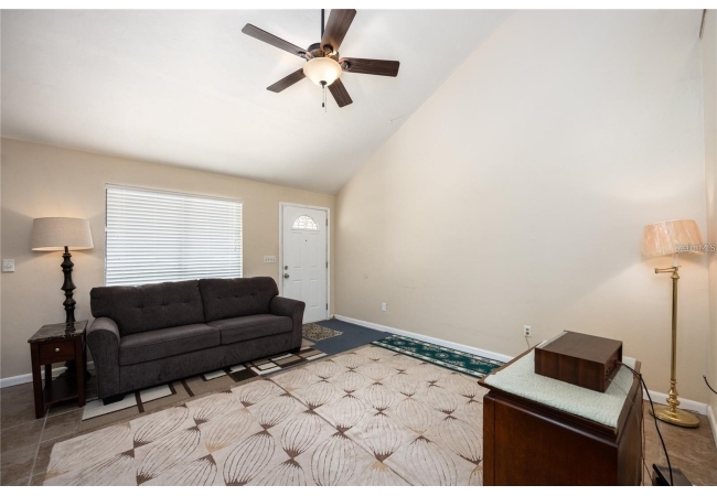 4704 SW 67TH TER Condo photo 4