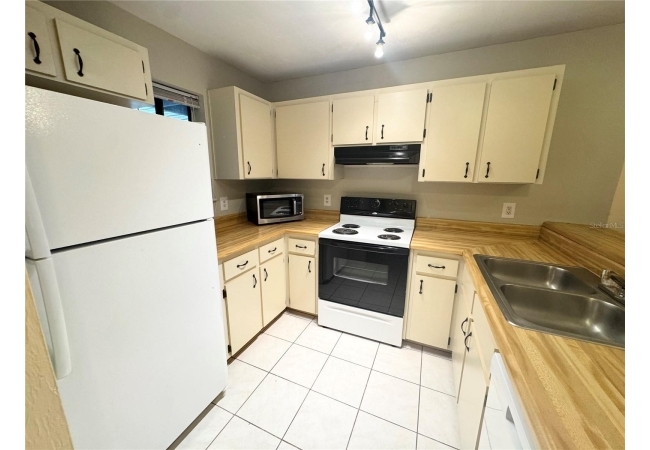 109 SE 16TH AVE #Q101 Condo photo 3