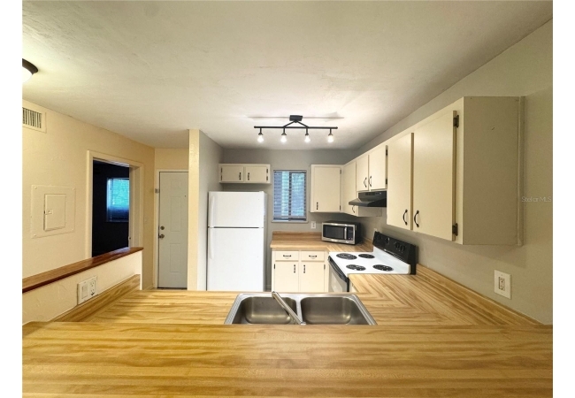 109 SE 16TH AVE #Q101 Condo photo 5